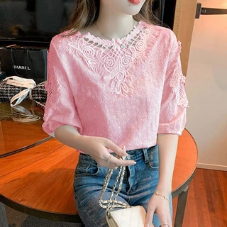 Monday2020 าเข้าใหม่ เสื้อผ้าแฟชั่นสำหรับคุณผู้หญิง งานดีเทลสวยสวมง่าย ใส่สบาย ผ้าไม่บาง งานแขนสามส่วน แต่งลายลูกไม้สวยๆ