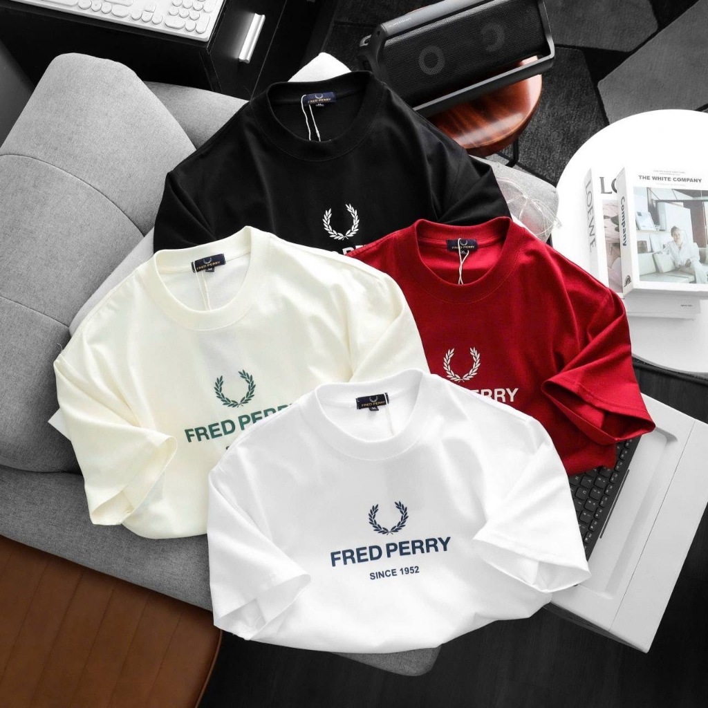 เสื้อยืด FRED PERRY คอกลมแขนด้านหน้าสกรีนโลโก้ลาย FRED PERRY SINCE 1952 เนื้อผ้า cotton