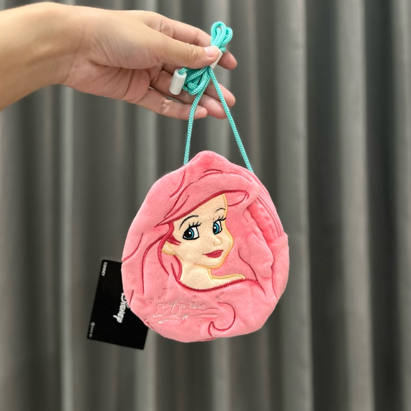 ‼️(โค้ดลด30% เหลือ482.-) กระเป๋ามีสายคล้อง ลายแอเรียล Arial The Little Mermaid จาก Disney‼️ใช้โค้ดลด