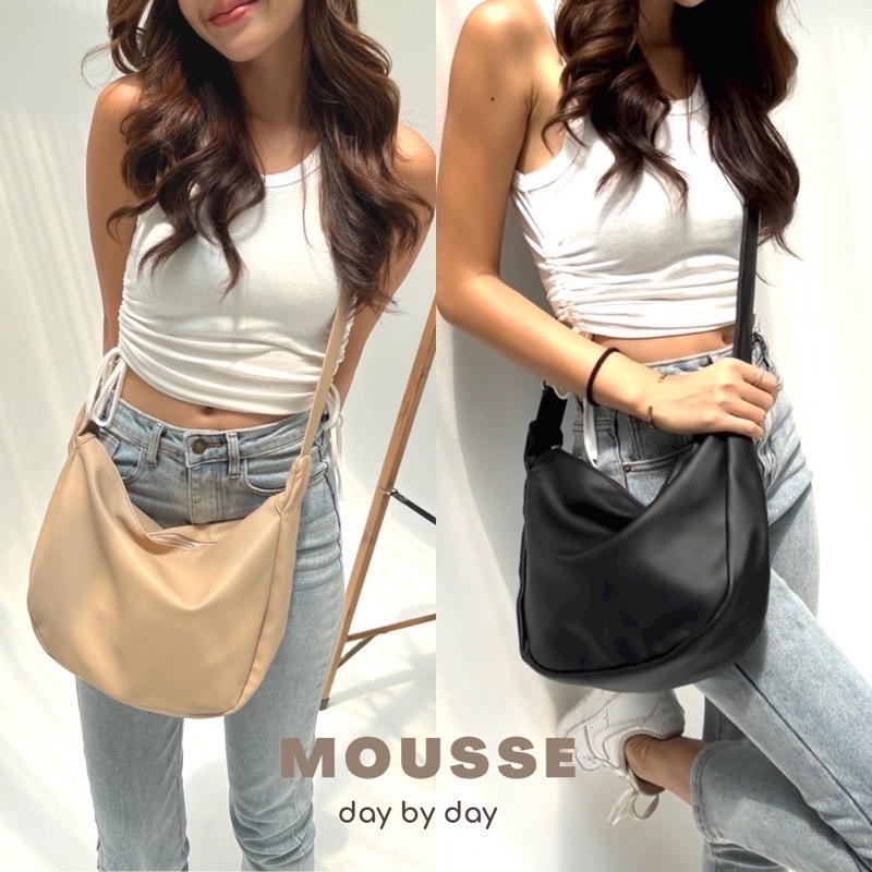 (ใส่โค้ด 30WOW200 เหลือ 245) MOUSSE BAG เบสิคไอเทม ที่ต้องมีติดตู้ แมทซ์กับลุคไหนก็เข้ากัน ใส่ ipad ได้