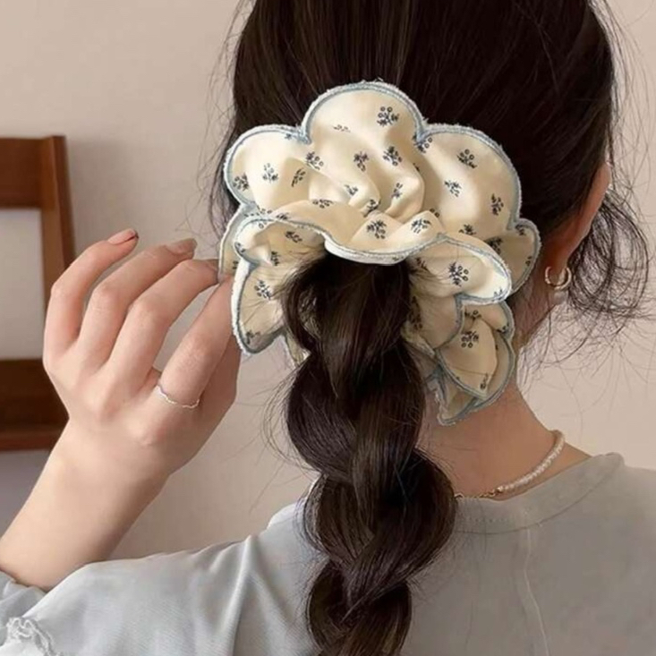 gimmeblessed.co — emily scrunchies (ยางรัดผมผ้าลินินทรงดอกไม้)