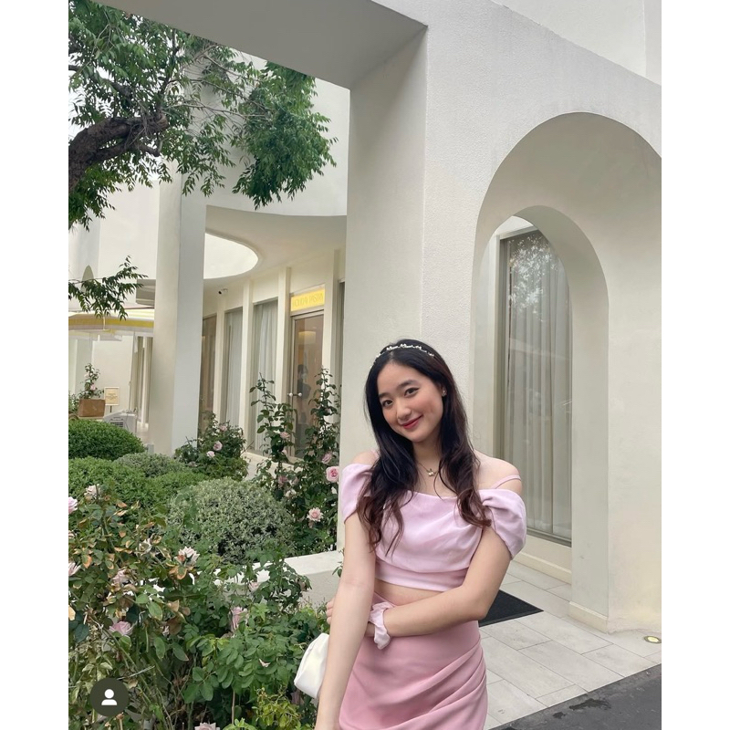 ✨🫶🏻 Belle femme - Pink 🌷💞👛🌸🦩 ชุดเซ็ตเสื้อกับกระโปรง สไตล์ลูกคุณหนูสวยหรูมากเลยค่ะ