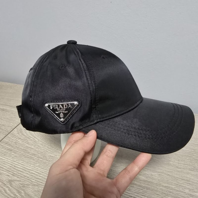 prada cap ผ้าแคนวาสดำสนิทสวยใหม่สะอาด