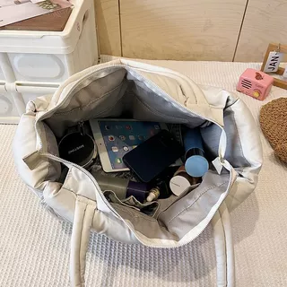 COCOA Tote Bagกระเป๋าโท้ทดาวน์สตรีแฟชั่น,กระเป๋าสะพายไหล่ความจุขนาดใหญ่,พกกระเป๋าโท้ทที่มีลายรูปหัวใจ