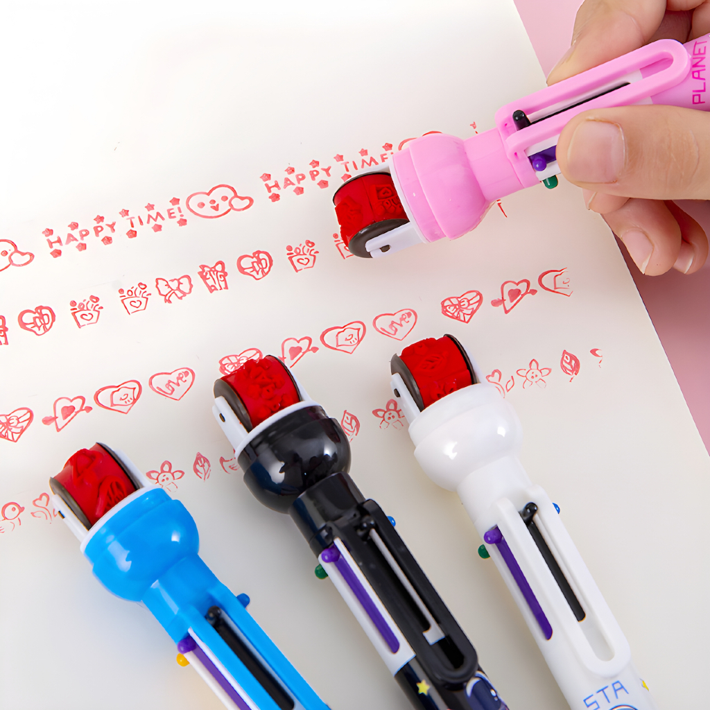 24Hr ปากกา 6 สี ( 6color pen) พร้อมลูกกลิ้งประทับตราลายน่ารัก ปากกาลายนักบินอวกาศ ปากกาหลายสีดีไซน์น่ารัก ปากกากลิ้งได้
