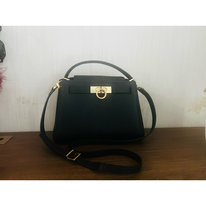 Parisa wang หลายสไตล์ในใบเดียว