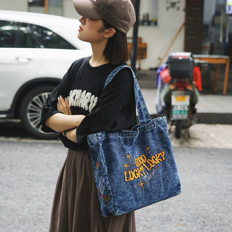 กระเป๋าสะพายข้าง groovy bag