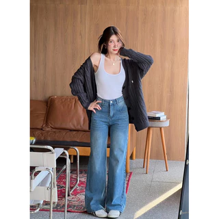 Emma jeans 1090.- กางเกงยีนส์ขากระบอกกลาง เอวกลาง ทรงสวย ดีไซน์กระเป๋าโค้งเพิ่มความเก๋ เนื้อผ้ายีนส์พรีเมียม