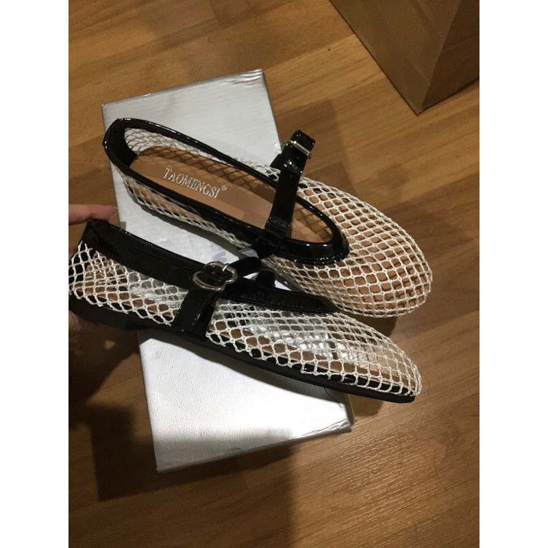 พร้อมส่งที่ไทย - julie marry jane *(แนะนำ + size ค่ะ)