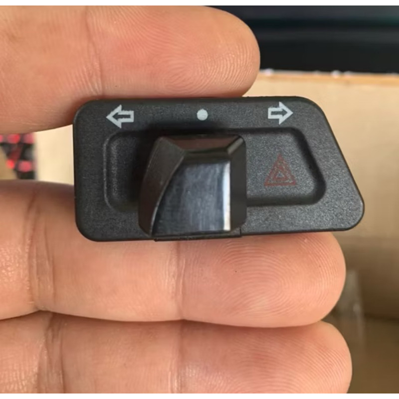 สวิทช์ไฟเลี้ยว ผ่าหมาก Click Icon Airblade Wave **มีตัวเลือก** สี่เหลี่ยมคางหมู ของแต่ง มอเตอร์ไซค์ ราคา ถูกที่สุด ดีลบีเคเค แกลเลอรีภาพที่ 6