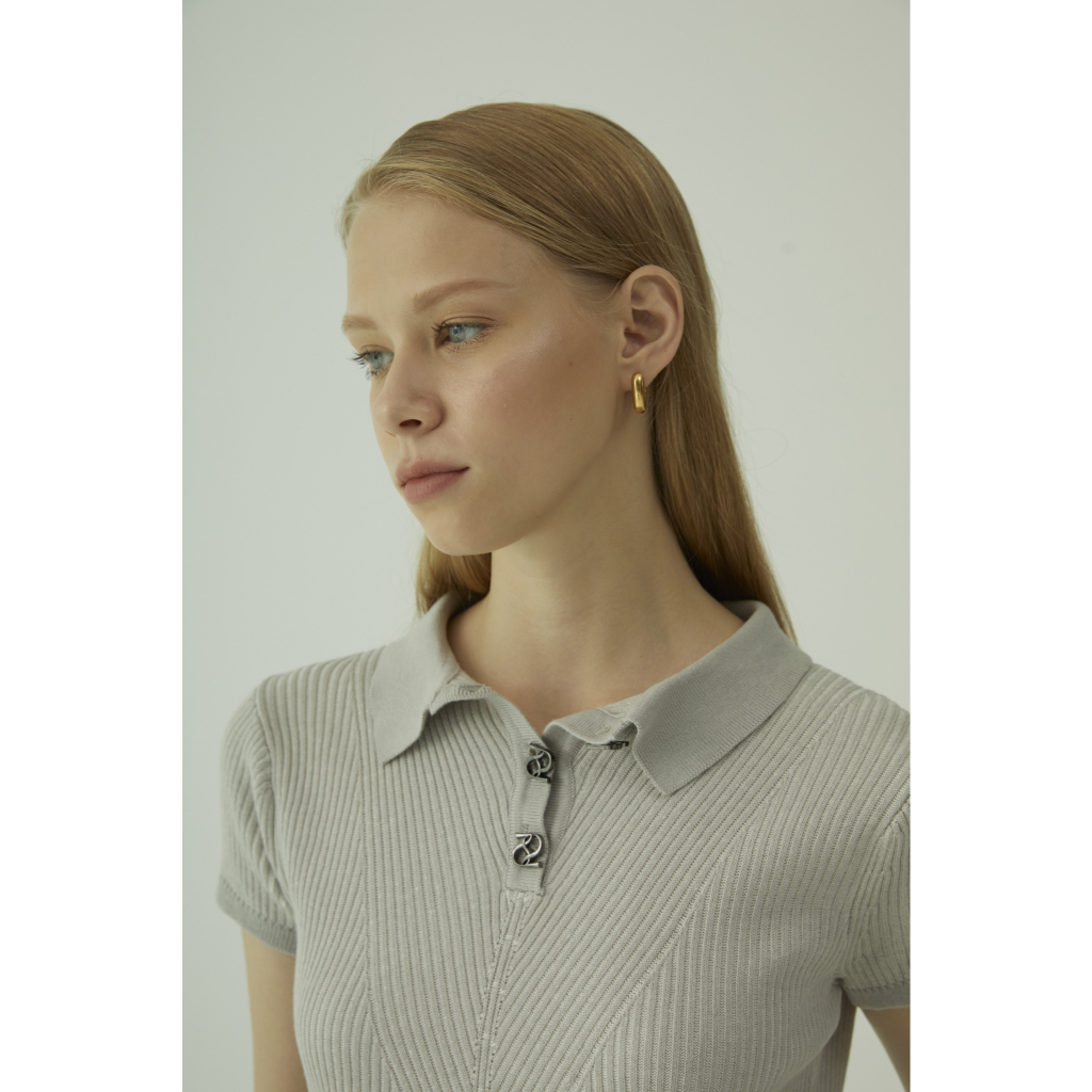 Twotwice - Ribbed Knit Top - เสื้อครอปสั้น ทอ knit สลับสี กระดุมโลโก้