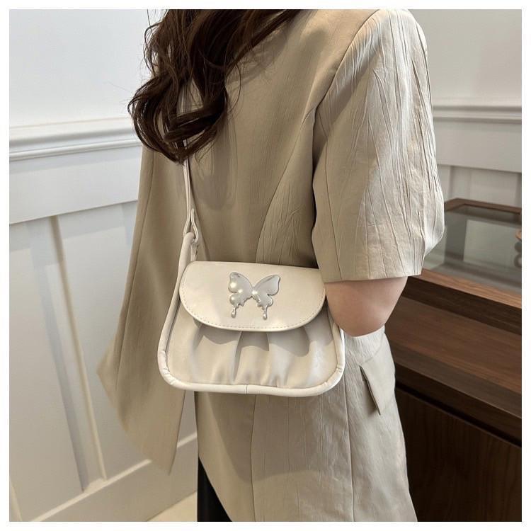 Fashion กระเป๋าสะพายข้าง หนังPU ขนาดกะทัดรัด จุของได้เยอะ มีสีให้เหลือก 5สี  สไตล์เกาหลี พร้อมส่งจากไทย B-880