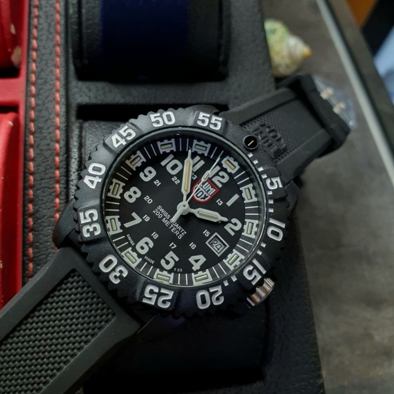 นาฬิกาข้อมือผู้ชาย Luminox Navy Seal Series 3050 รุ่น XS.3501.F