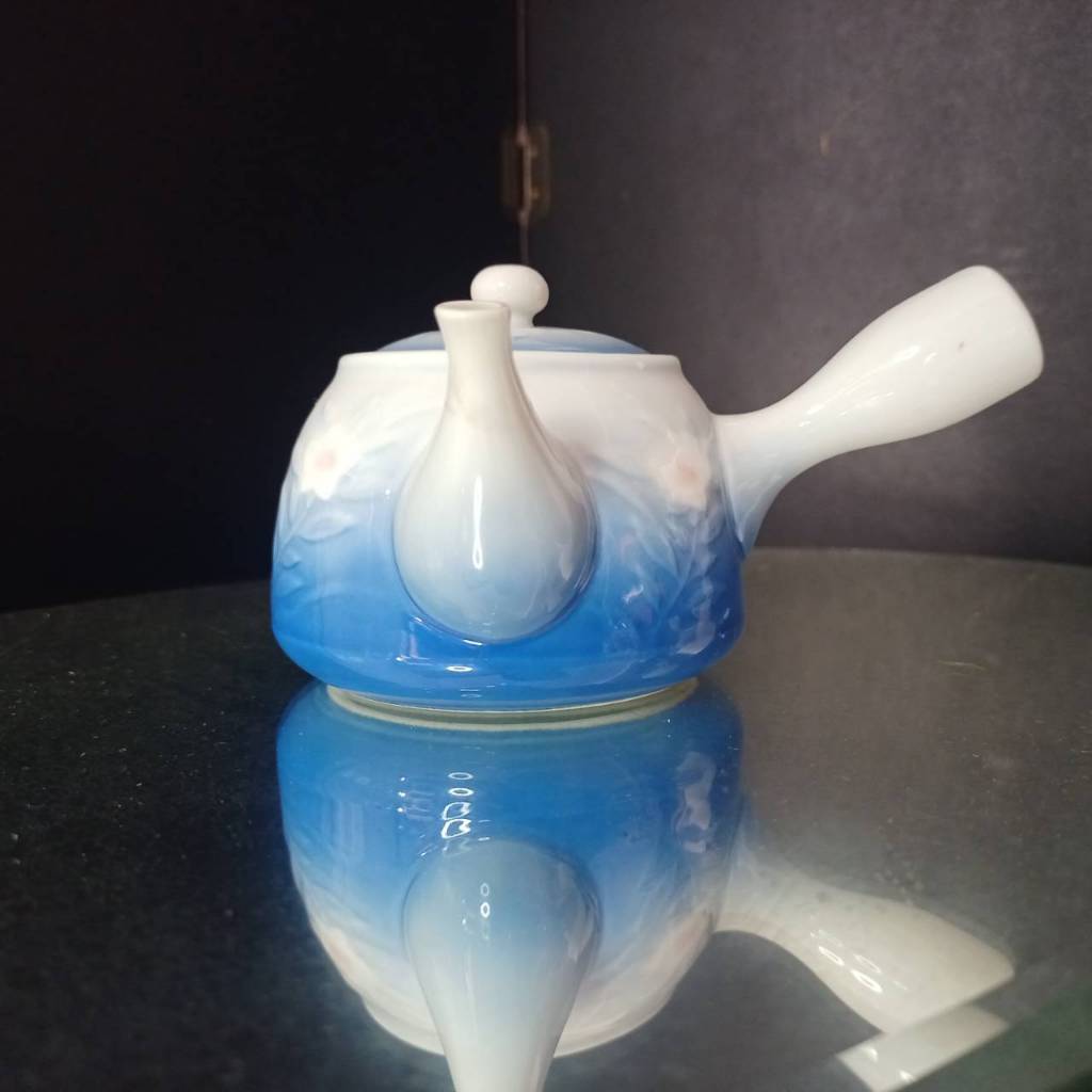 Kyushu Teapot Japanese Arita Ware Nishiyamakuraku Kikyoku 300 Ml.กรองเซรามิค