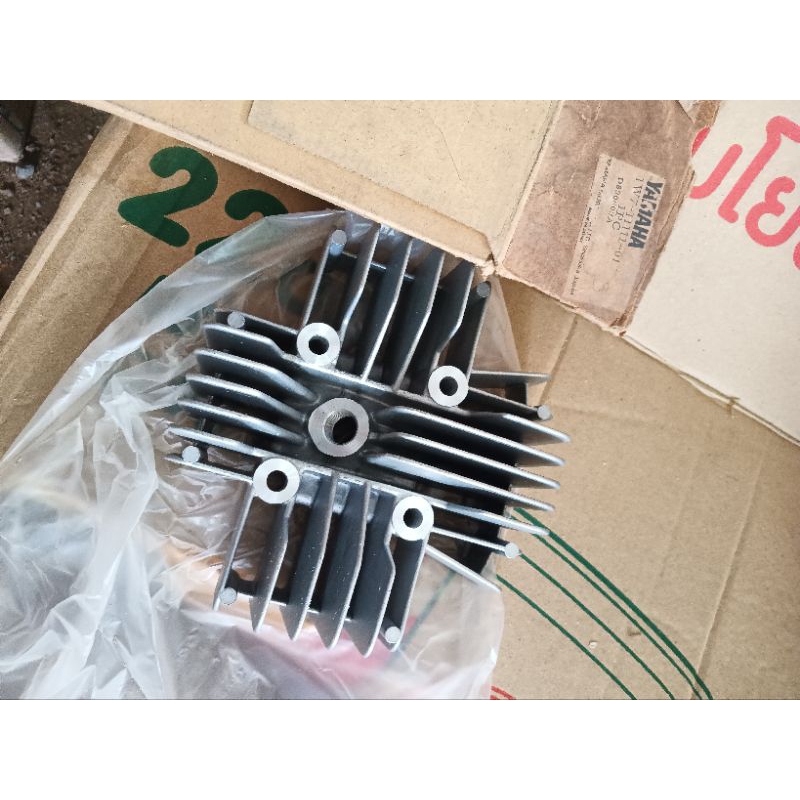1W7-11111-01 ฝาสูบแท้ Yamaha Y80 อะไหล่แท้ศูนย์ Made in Japan ฝาสูบ Y80