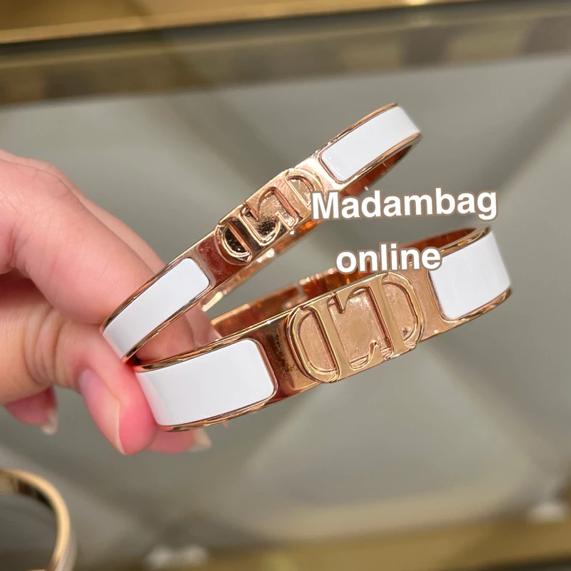 𝗟𝗬𝗡 𝗝𝗲𝘄𝗲𝗹𝗿𝘆 แท้จากช็อป กำไลข้อมือ ต่างหู ข้อมือ กำไล lyn พร้อมกล่อง แท้จากช็อป