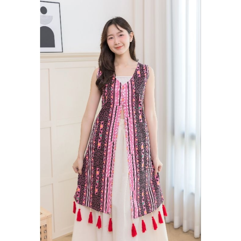 พร้อมส่ง🇹🇭 เดรสกะเหรี่ยงยาวแต่งพู่ ใส่ได้ 2 ด้าน คอวี-คอกลม. ฟรีไซส์. ใส่คลุมคู่กระโปรงน่ารักมาก