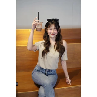 Pela One-Off เสื้อปาดไหล่