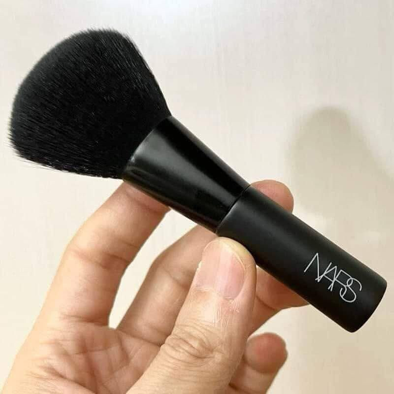 แท้แปรงจาก NARS ใช้ลงแป้ง ปัดแก้ม เฉดดิ้งกรอบหน้า ขนาด รูปที่ 2