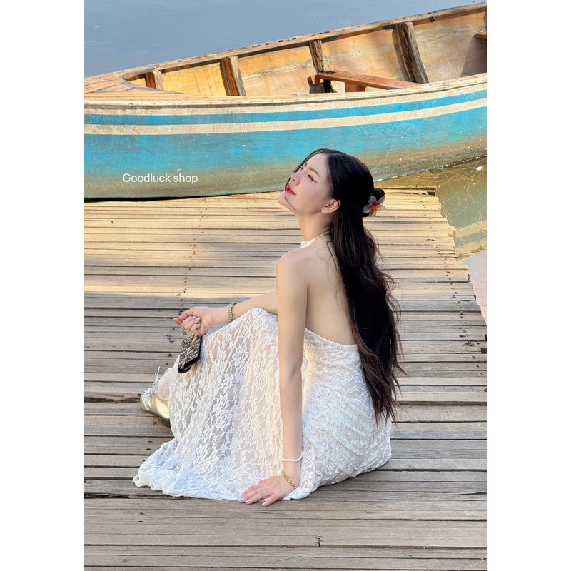 เดรสยาวผ้าลูกไม้ยืด ลุคนี้ดูสวยแพงมากก ทรงผูกคอโชว์หลัง ช่วงอกโชว์ลูกไม้ งานซิปหลัง ซับในทั้งตัว