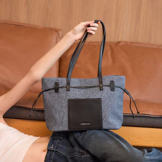 [มีส่งทันที] Caseharden Urban Denim Tote Bag | กระเป๋าสะพายทรงขนมจีบ ใส่Macbook / iPadได้