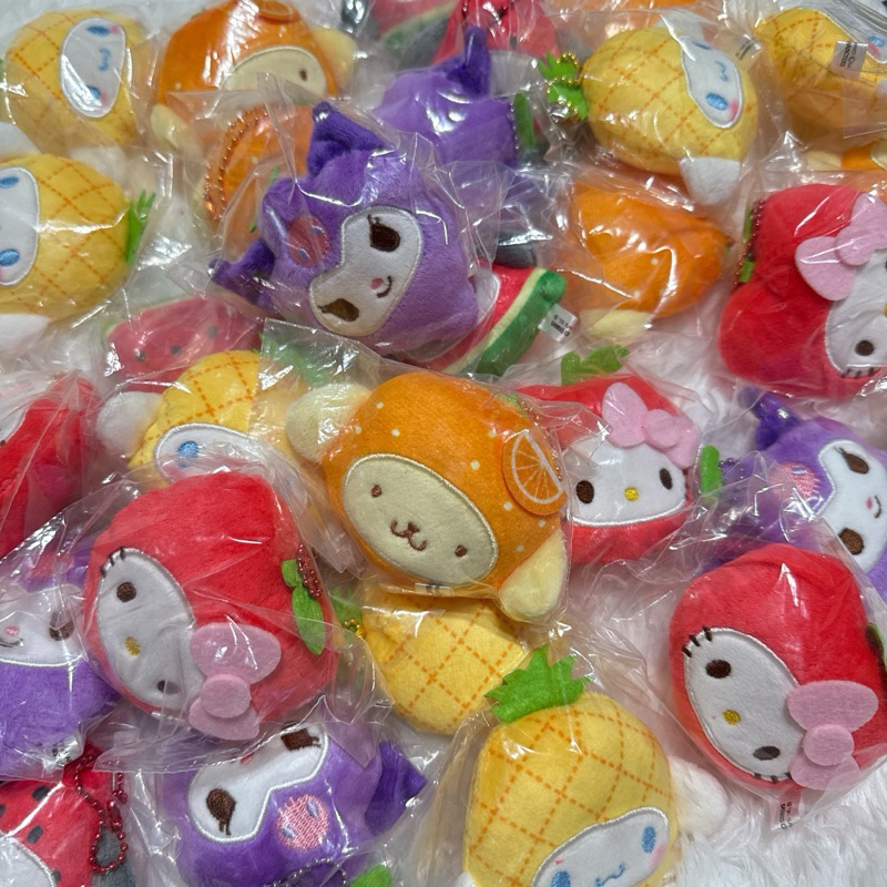 กาชาปองผลไม้ พวงกุญแจSanrio มีกลิ่นหอม เลือกตัวได้(ไม่มีไข่) ของแท้จากญี่ปุ่น