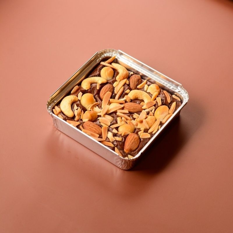 Dark chocolate brownie 10x10cm. - Mixed Nuts - Oven Talk