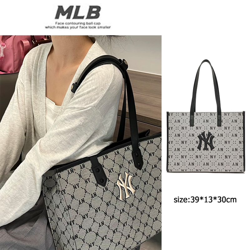 New ของแท้ 💯% MLB UNISEX CURVED CAPNY NEW YORK YANKEE BAG/กระเป๋าสะพายข้าง/mlb กระเป๋า