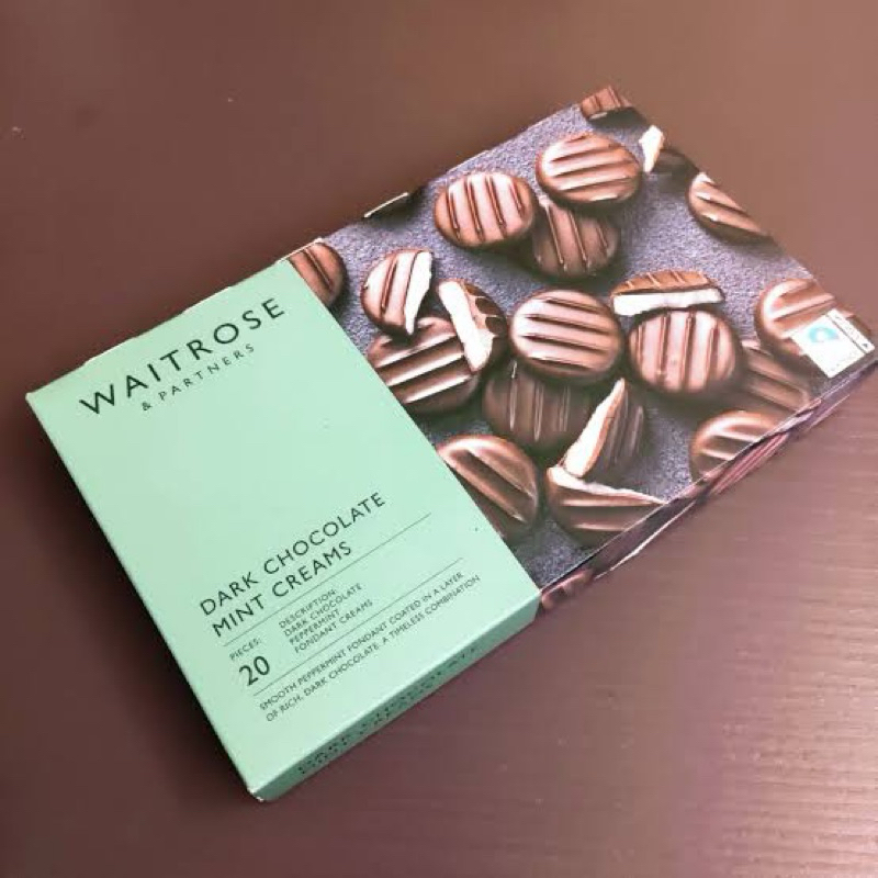 east waitrose dark chocolate mint cream 200g.🇬🇧 จากอังกฤษ ดาร์กช็อกโกแลตไส้ครีมเปปเปอร์มิ้นท์
