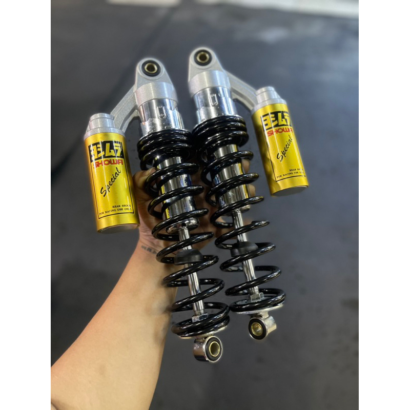 โช๊คโชว่า Showa โช๊คหลังเวฟ Wave สูง320มิล สติ๊กเกอร์Special/Z2 บรรจุ1คู่