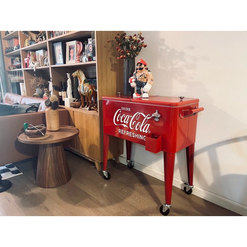 ถังน้ำแข็ง Coca-Cola ของแท้  ทำจากเหล็ก สไตล์ Retro ใช้ทำเป็นโต๊ะแต่งร้าน แต่งบ้านได้ ใช้งานได้จริง สีสดสวยมากก ตรงปก ราคา ถูกที่สุด ดีลบีเคเค แกลเลอรีภาพที่ 2