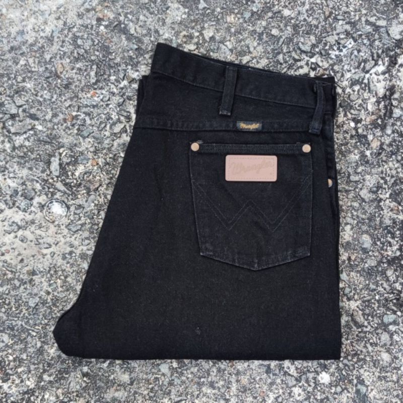 W4/36 กางเกงยีนส์มือสอง Wrangler รุ่น 13MWZWK 🍁ผลิต USA 🍁เอววัดจริง 36.5" ยาวทั้งตัว 41.5 ขา 9" cott