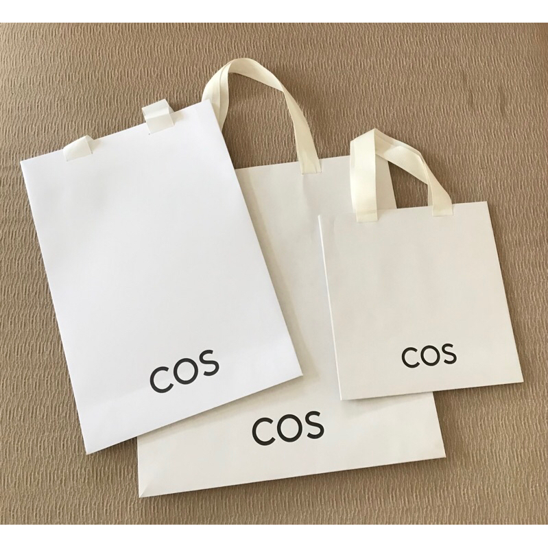 พร้อมส่ง * ถุงกระดาษ COS ของแท้จาก Shop (สำหรับสั่งซื้อพร้อมกระเป๋า COS)