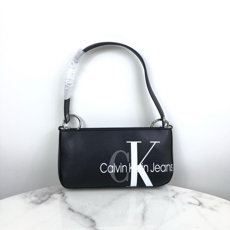 กระเป๋าสะพายไหล่ ของแท้ “Calvin klein mini tote bag"