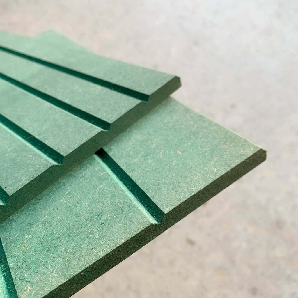 แผ่นตกแต่งผนัง HMR เซาะร่อง รุ่น HIV ขนาด 300x300 มม. หนา 12 มม. (CNC Grooved HMR Panel)