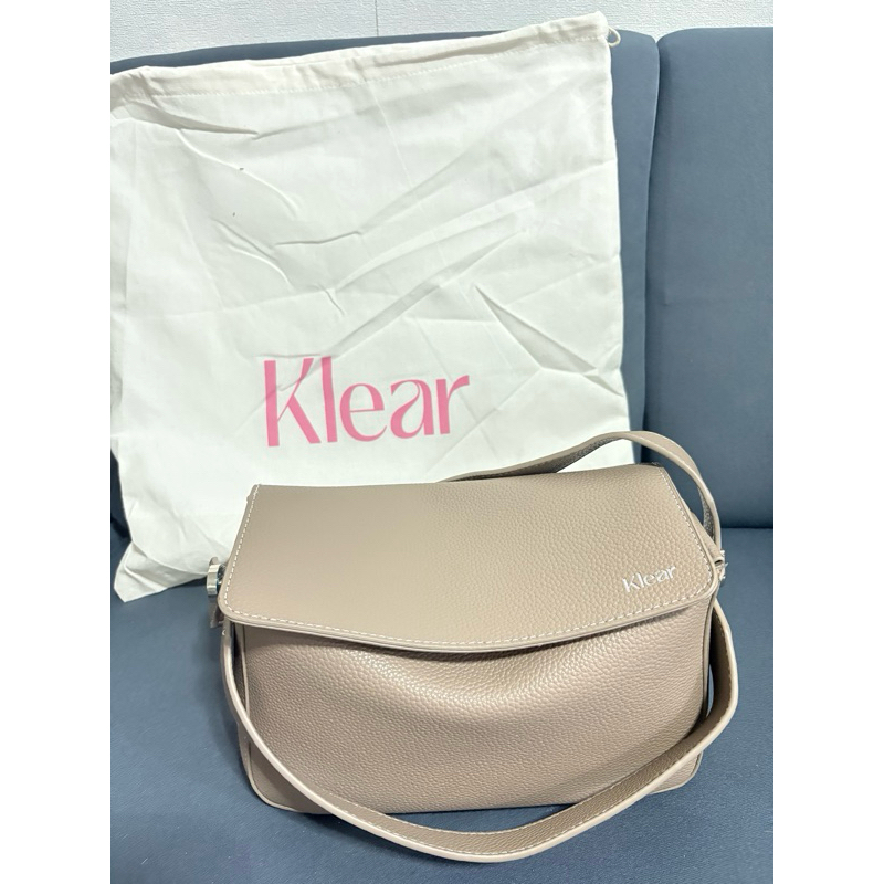 ส่งต่อกระเป๋า klear.studio รุ่น cody bag สีเทา