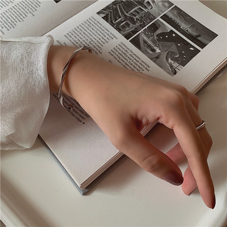 😊ของสวย ส่งไวจ้า😊🎁กำไลข้อมือแฟชั่น กำไลข้อมือลายบิดเกลียว เครื่องประดับผู้หญิง สไตล์เกาหลี พร้อมส่งจากไทย - รูปที่ 5