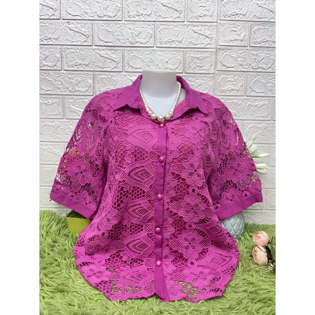 [ลดล้างสต็อก]เสื้อลูกไม้กระดุมคอปก ผ้าลินินผสม รอบอก42-44/46/48-52นิ้ว ฟรีไซส์ หลังผ้าลินิน เสื้อลูกไม้เชิ๊ต