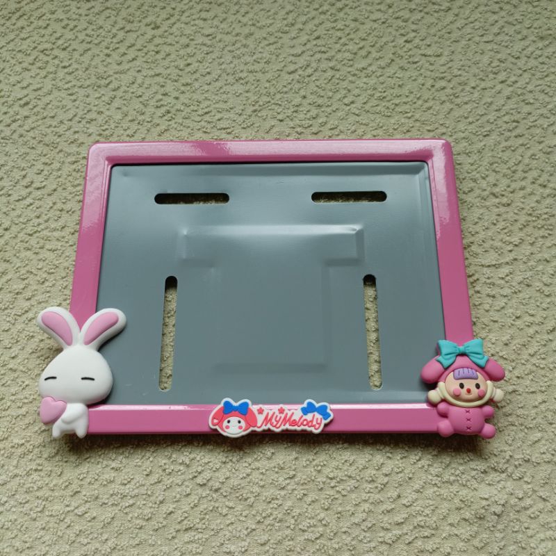 ส่งไว‼️กรอบ​ป้าย​ทะเบียน​รถมอเตอร์ไซค์​ กระต่ายถือหัวใจ ป้ายการ์ตูน เหล็ก, เคฟล่า (แถมน็อตติดตั้ง) - รูปที่ 4