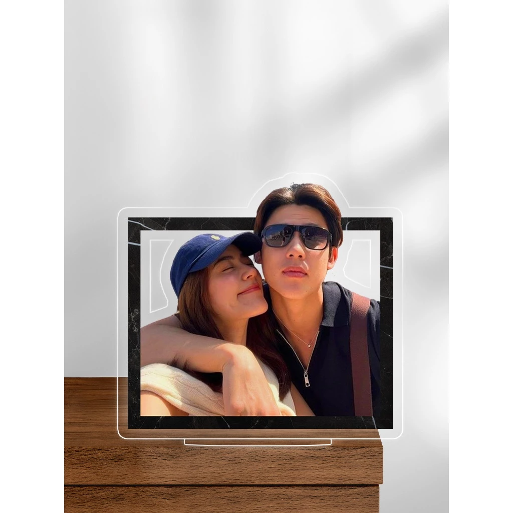 สแตนดี้อะคริลิคสั่งทำสกรีนรูปตัวเอง thumbnail 4