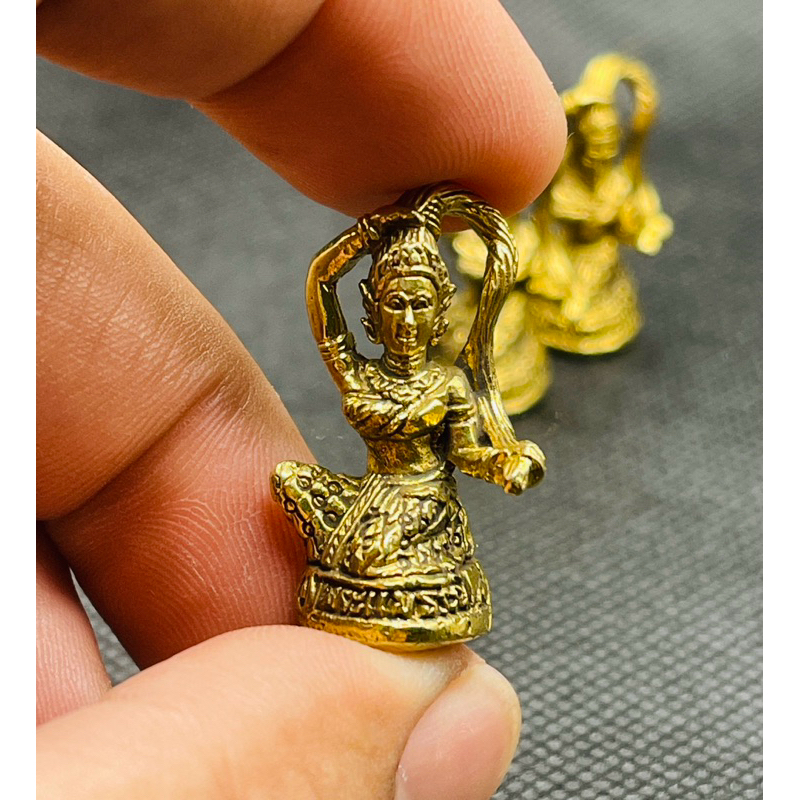 พระแม่ธรณีบีบมวยผม🔥🔥เทวรูปทองเหลือง100% พระแม่ธรณี เทพีแห่งการให้กำเนิดและค้ำชูมนุษย์