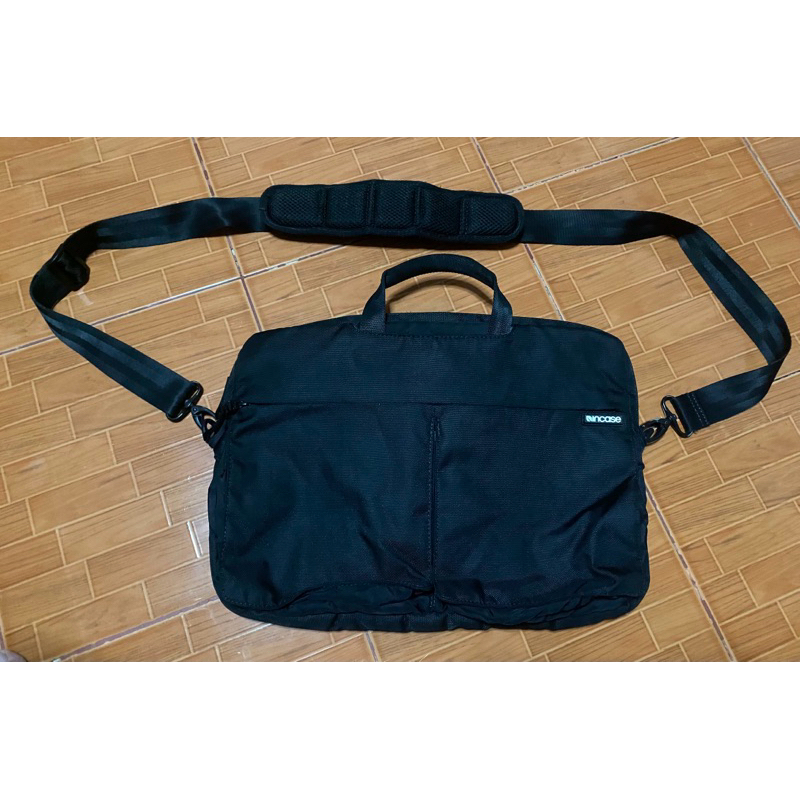 กระเป๋า โน๊ตบุ๊ค Incase สภาพมากกว่า 85%