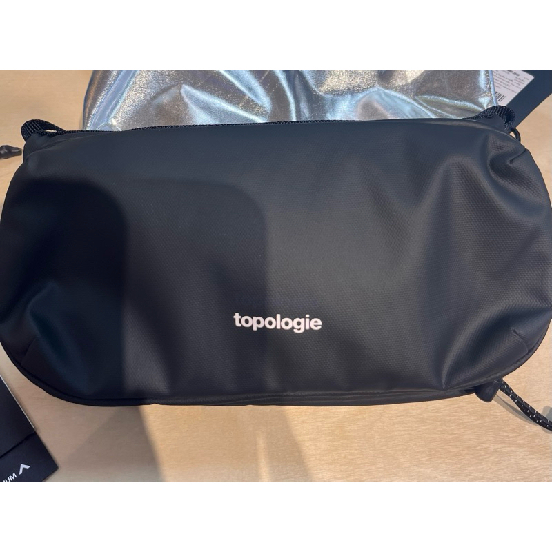 พร้อมส่ง!! กระเป๋า Topologie รุ่น Bottle Sacoche / Wares Bags/ Medium / Black ของแท้ 100% ไม่รวมสาย