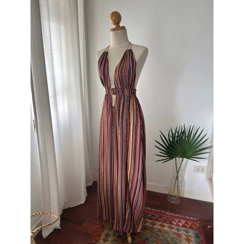 ชุดยาวทรงคล้องคอเปิดหลัง ผ้าพิมพ์ลายทาง เชือกคล้องคอเป็นพู่ ETC-626