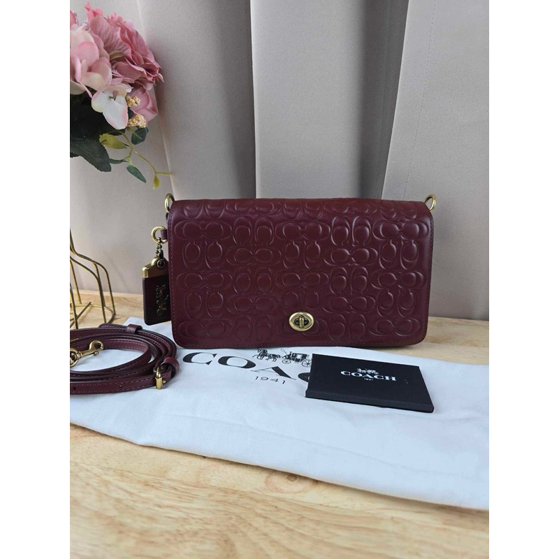 กระเป๋า coach มือสอง Size 9" (L) x 5" (H) x 2" (W)