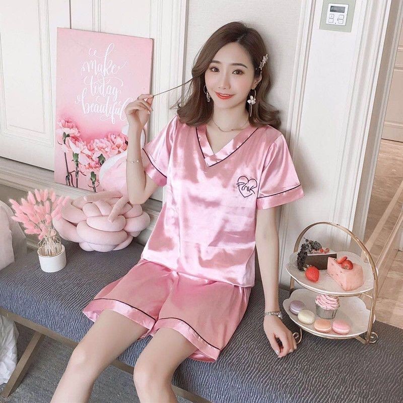 ชุดนอนผ้าซาติน สีพื้น คอวี ผ้านุ่มลื่นเย็นสบาย ใส่ได้ทั้งชายหญิง สินค้าพร้อมส่ง