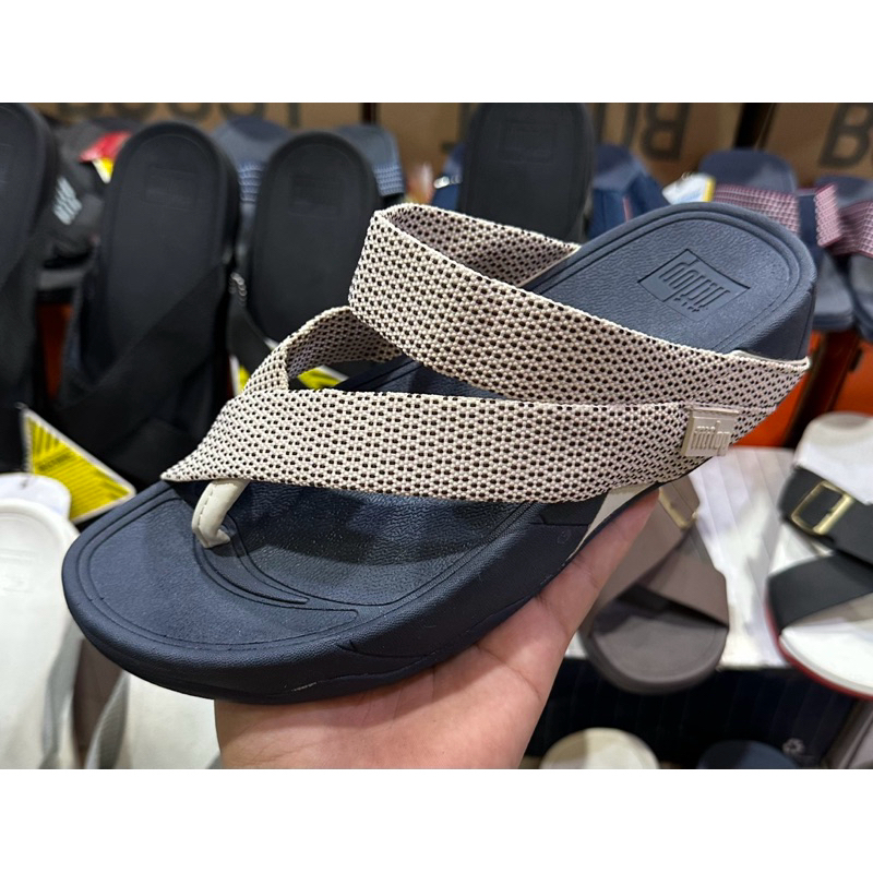 รองเท้าเเตะ fitflop สลิงรุ่นใหม่ สวย ใส่ได้ทั้ง หญิงและชายไซร้ 36----44