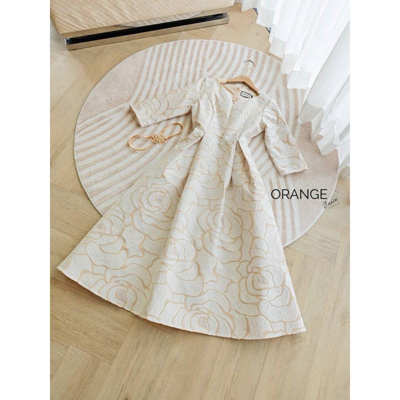 พร้อมส่ง S-4XLป้าย Orange Juiceเดรสยาวสีครีม อัดกาว รูปที่ 8