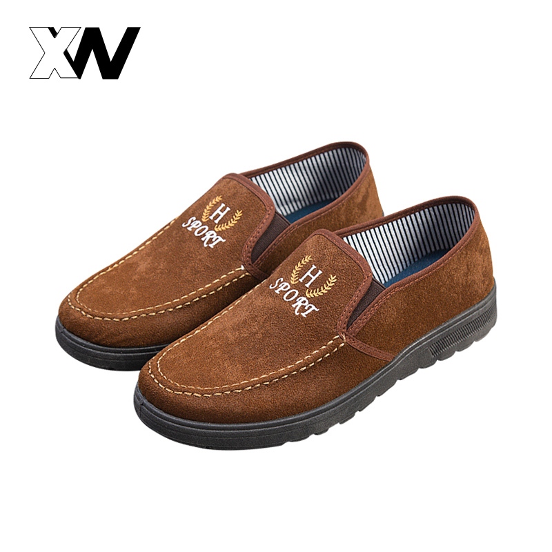 NEW รองเท้าใส่ทำงาน สำหรับผู้ชาย ทรงสวยคลาสสิคสุดๆ ใส่สบาย ราคาเบาๆ พร้อมลุยทุกโอกาส มีไว้บอกเลยไม่ Out ไม่มีตกเทรนด์