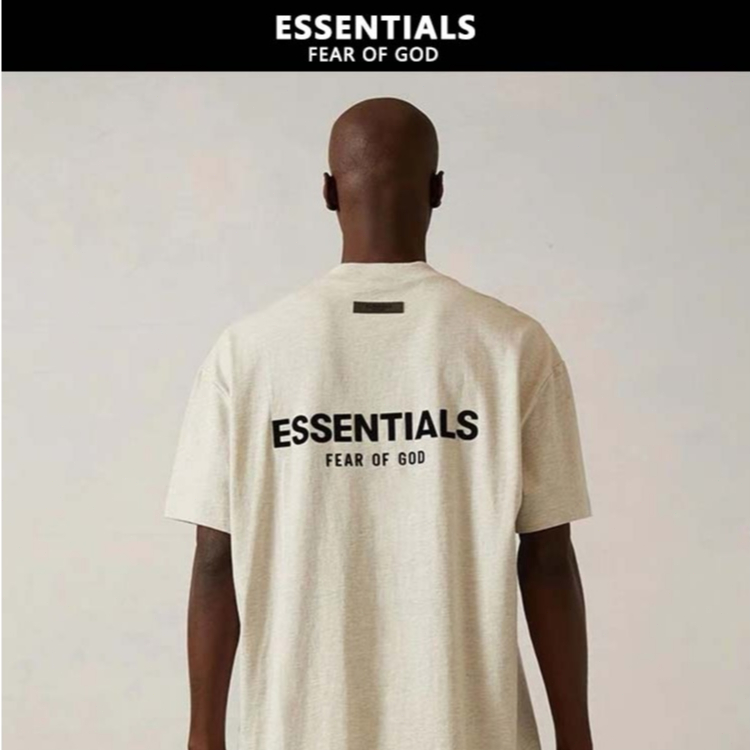 『ESSENTIALS』เสื้อ FOG Fear of God Essentials 22 Core Tee เสื้อยืดพิมพ์ลายตัวอักษรด้านหลังฤดูกาลที่ 8